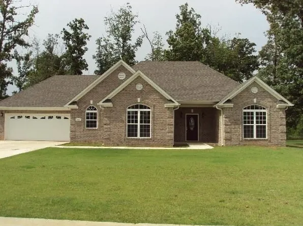 1511 Allison Cir, New Albany, MS 38652