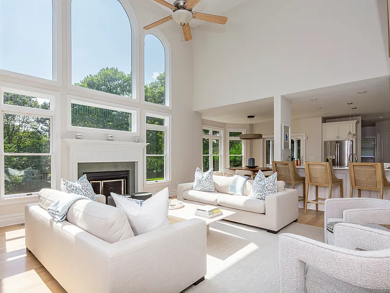 360 Canoe Place Rd — Photo 10