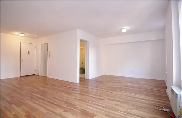 Rented by KNOCKKNOCK LLC | media 14