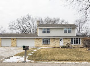 W183S6315 Shagbark Ln, Muskego, WI 53150