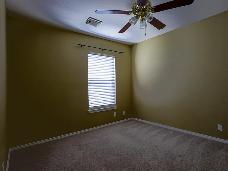 619 Fairglen Ct — Photo 11