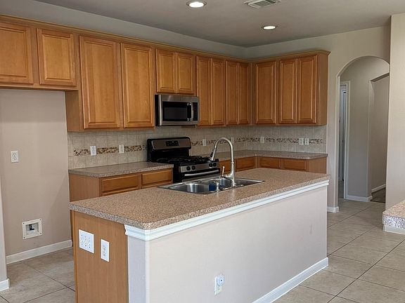 5th image of 7107 Dove Hollow Ct