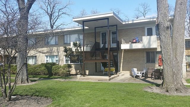 1st image of 5 Garden Dr APT 6