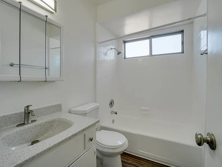 Wave Crest- Apartment — Photo 8