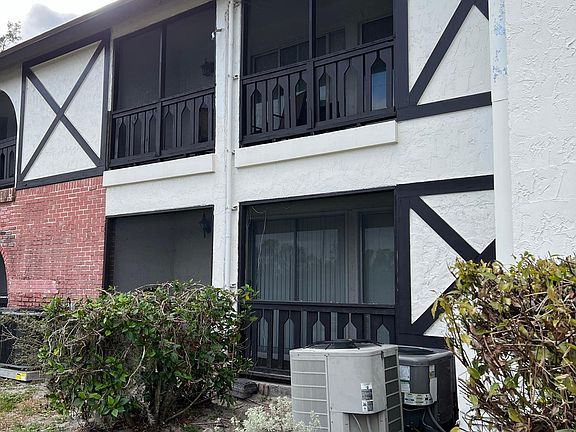 3rd image of 220 N Bayshore Blvd APT 105