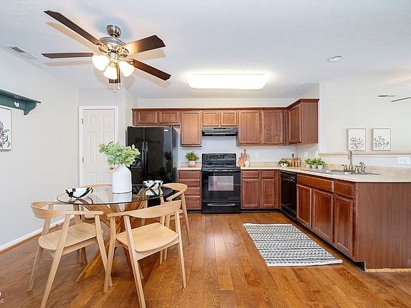 5th image of 1161 Thistlewood Way