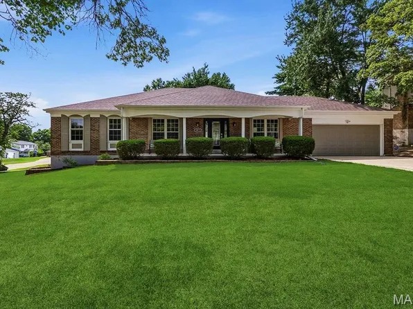 541 Princeway Ct, Ballwin, MO 63011