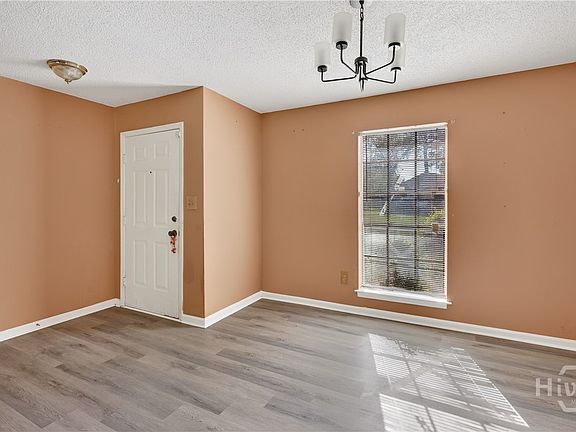 4th image of 6 N Nicholson Circle