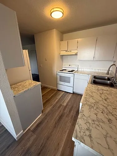 44 6th St W Photo 1