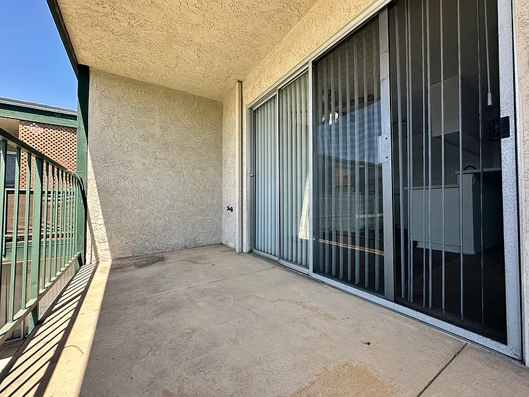 4141 Rosecrans Ave — Photo 10