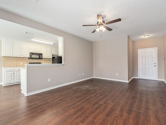 3rd image of 2396 Driftwood Dr