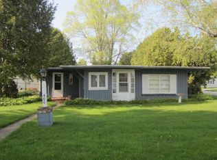 400 Henes Park Dr, Menominee, MI 49858