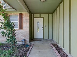404 Cavendish Dr, Arlington, TX 76014