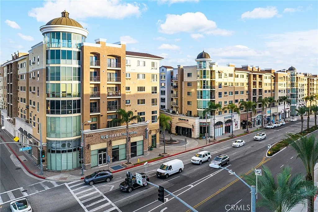 600 N Atlantic Blvd APT 516 photo 1