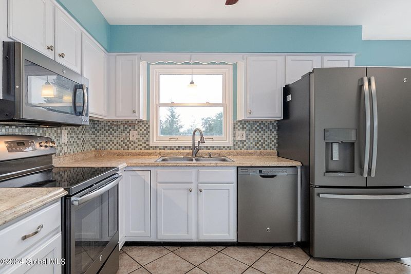 5th image of 6 Smith Avenue