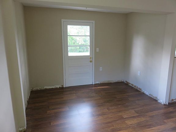 4th image of 3359 Roswell Dr