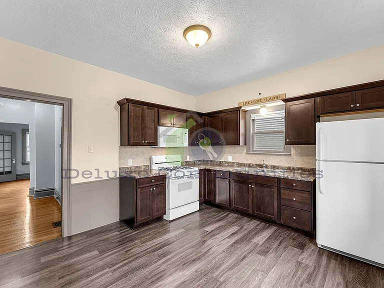 745 Jackson St NW — Photo 1