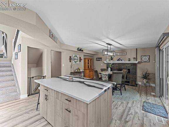 3rd image of 825 Grey Eagle Cir N