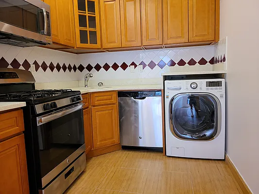 Rented by Matthew Gros-Werter, LREB  | media 3