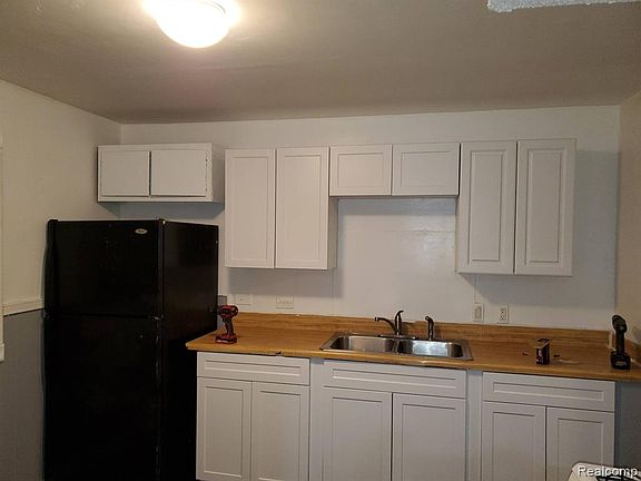 3rd image of 31571 Alpena Ct
