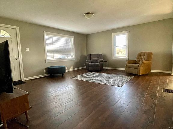 3rd image of 4508 S Eaton Ave