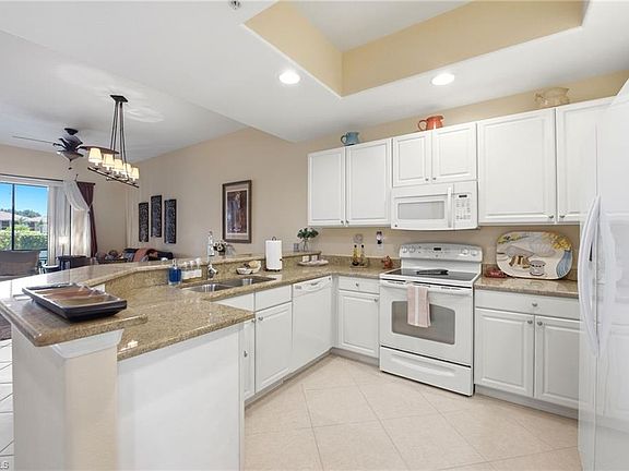 3rd image of 13780 Julias WAY #1012