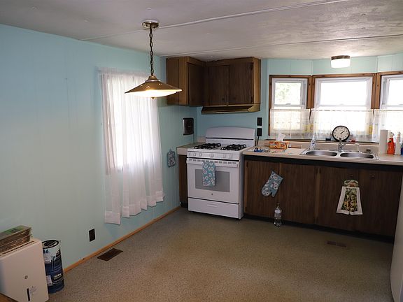 5th image of 11 Crescent Drive