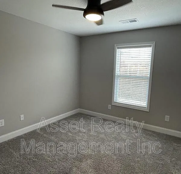 338 Broadberry Ave — Photo 10