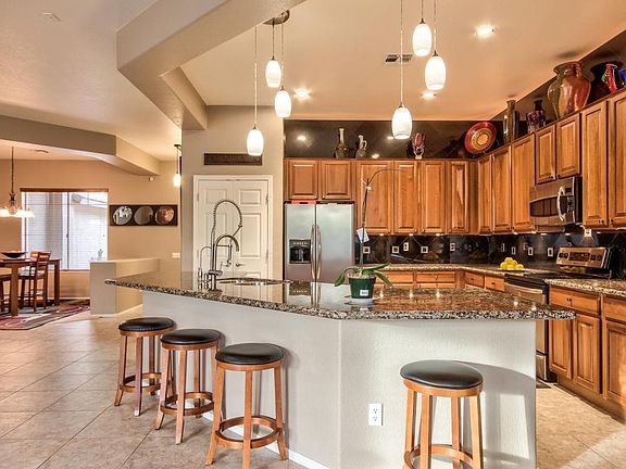 4th image of 3089 E Runaway Bay Pl