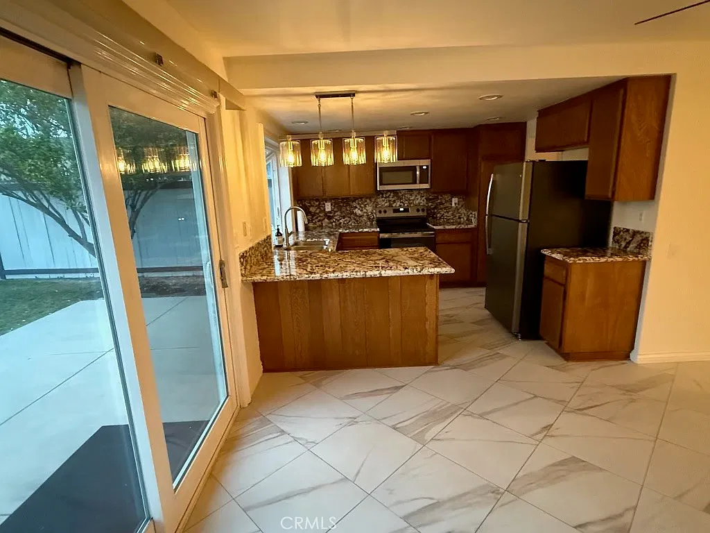 3 bed, 1436 sqft, $4,800 — Photo 4