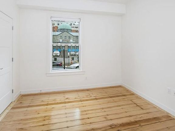 5th image of 22 Magazine St APT 4