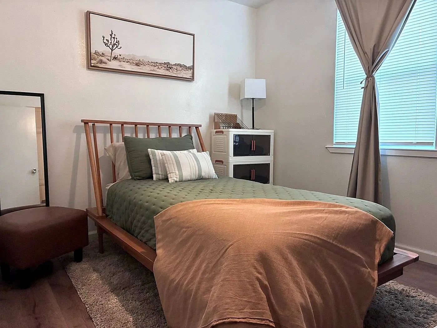 2 bed, 750 sqft, $2,450 — Photo 4