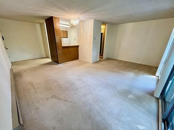 3rd image of 129 Piccadilly Pl APT F