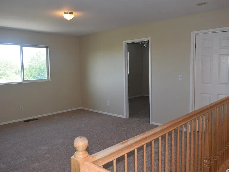 1243 Sunrise Dr — Photo 7