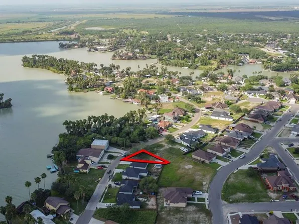 700 N Kika De La Garza Blvd, La Joya, TX 78560