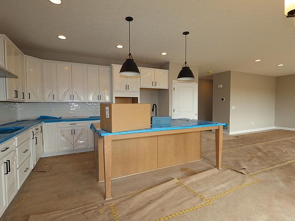 3rd image of 270 River Birch Dr