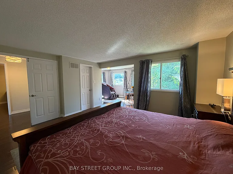 9 Ingleborough Ct — Photo 3