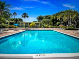 575 Oaks Ln APT 304, Pompano Beach, FL 33069