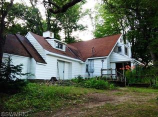 2315 N Elm Ave, White Cloud, MI 49349