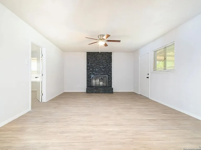 5915 Gabor Dr — Photo 9