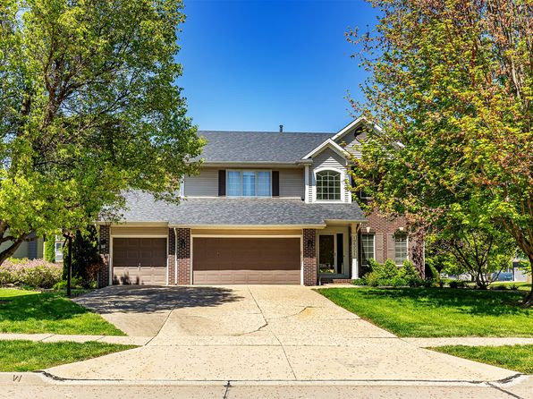 12321 Walnut Ridge Ct, Clive, IA 50325