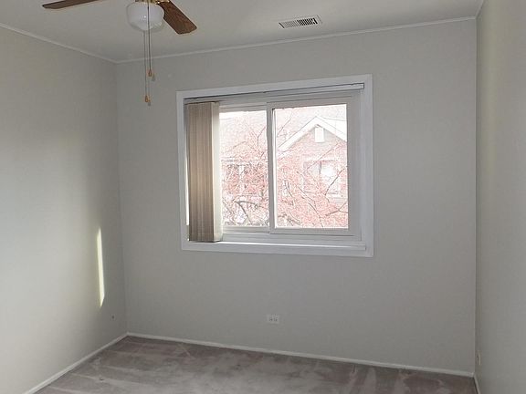 2nd image of 237 Oak Knoll Ct