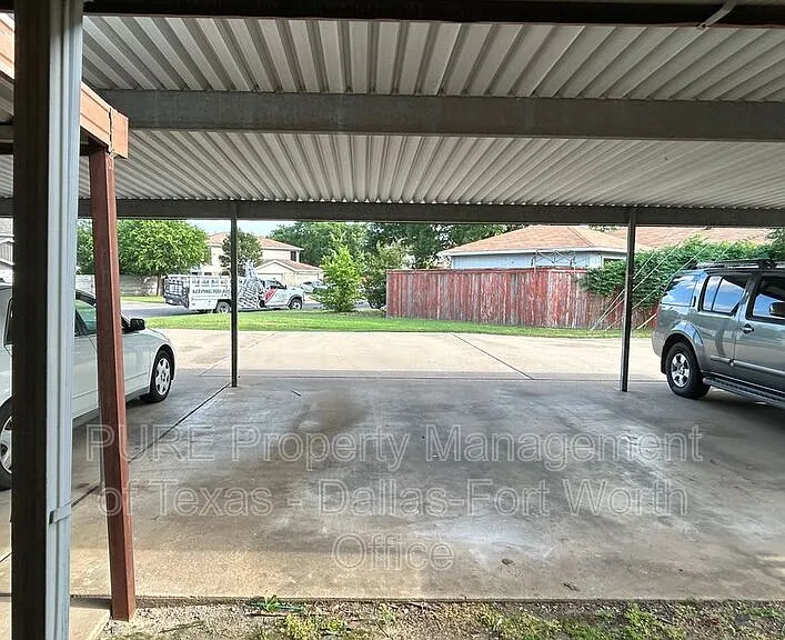 1126 Highbush Dr — Photo 20