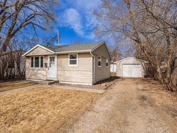 1916 6th Ave N, Moorhead, MN 56560