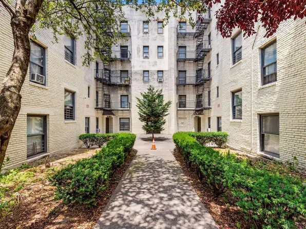 21-27 33rd Street image 16 of 18