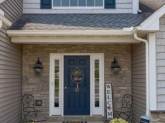 3rd image of 10 Merganser Dr