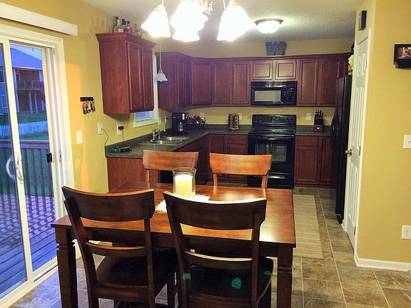 4th image of 1885 SE Langdale Ln