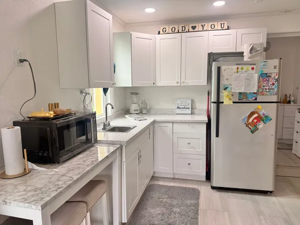 45 Haele Pl, Makawao, HI 96768