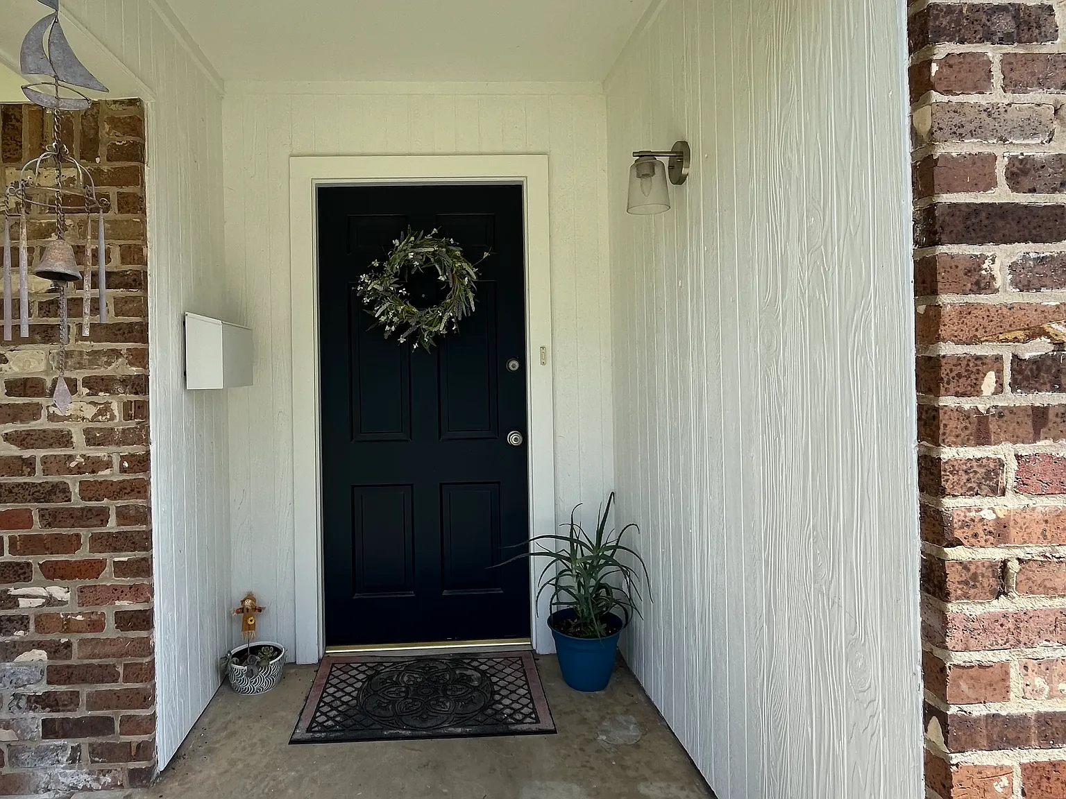 3 bed, 1922 sqft, $2,475 — Photo 2