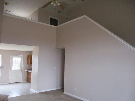 5th image of 104 Stanley Dr